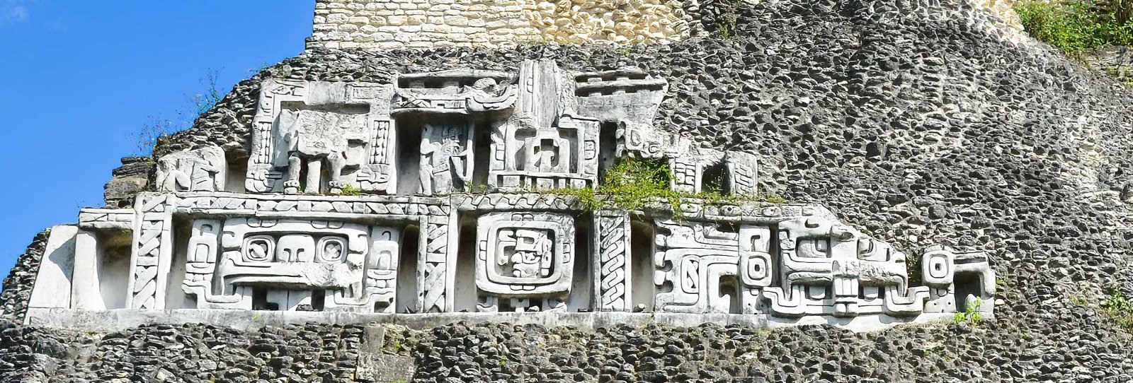 Xunantunich-Panel Archaeological Adventurer