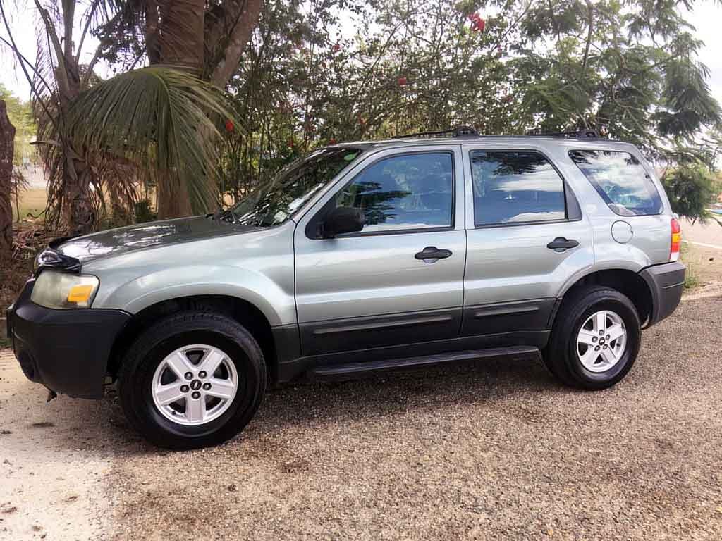 Ford Escape: Bus Rentals & Belize Transportation Services