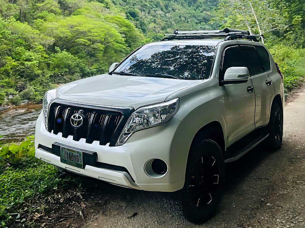 Toyota-Land-Cruiser Toyota Prado - Land Cruiser | Private Transportation & Bus Rentals in Belize.